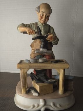 Lefton Professional Series Shoemaker Figurine - Vintage Porcelain Cobbler